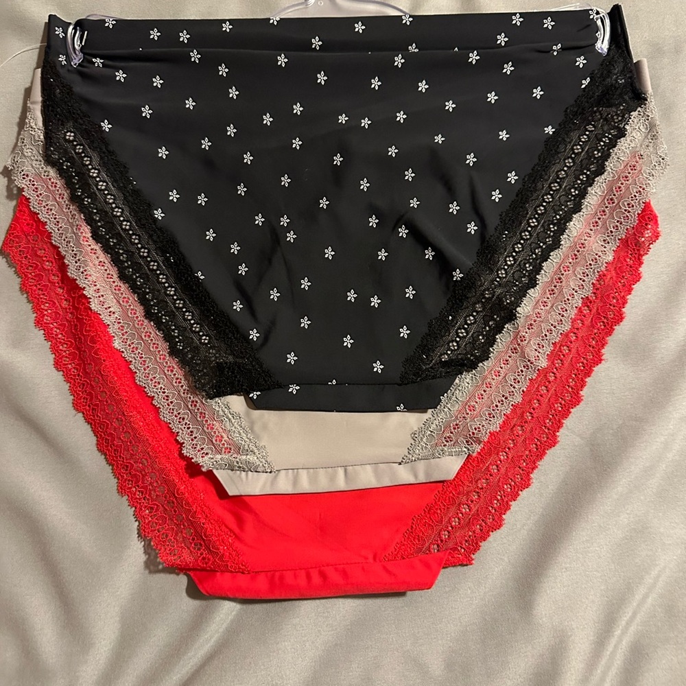 NWT! Rae Dunn 3-Pack No Show Christmas Bikini Underwear Panties - Picture 4 of 10